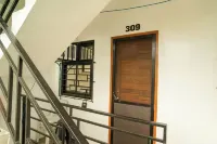 Cozy Loftbed Wi-Fi & Netflix Along Ligao Natl Road Hotels in Ligao