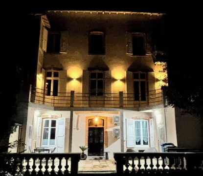 Apartment 1. Attractive apartment (t2 of 60m2) on air-conditioned ground floor with terrace.