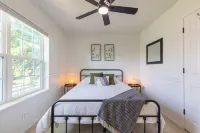 2600ft–7 Beds~Games~Toys~Desks