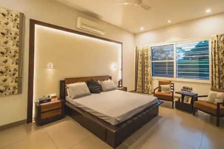 Spacious 5-bedroom villa in charming Jaipur with WiFi, AC Отели рядом с достопримечательностью «Sheesh Mahal»