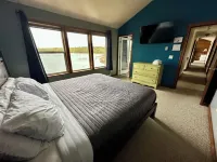 Downtown Wasilla Lakefront Home w/private dock
