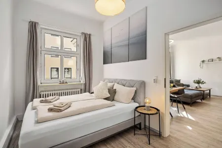 Gigantic old building apartment with WiFi and free parking in the city center