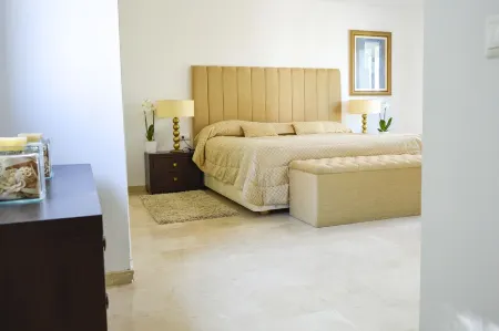 Luxery large Villa with pool 650 m to the beach