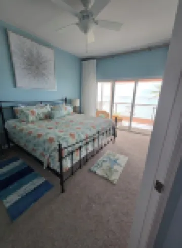 Northern Lights # 9 Spacious 3 Bd/3+ Bath Beachfront on Snorklers Paradise