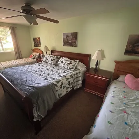 Cozy apartment nestled in the hills of Kettle Falls overlooking Lake Roosevelt.