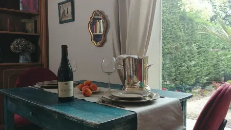 Charming Studio in Nyons Отели в г. Ньон