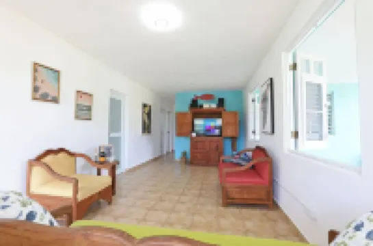 Casa Lula Beach Retreat, 3BR Near Coast, Arecibo Comfort, Nature & Relaxation