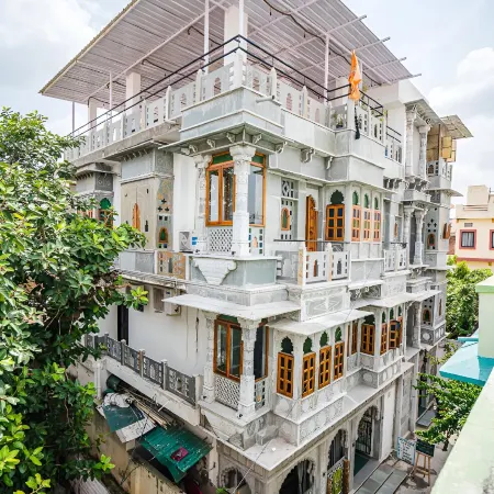 Lassi Guest House