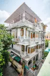 Lassi Guest House