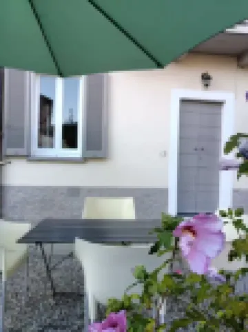 Traditional Piazza Home/Balcony/ Private Garden