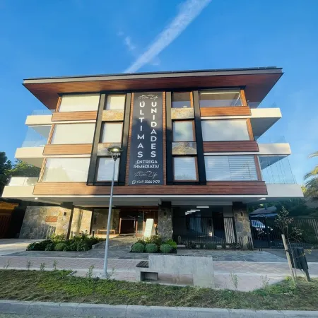 Apartamento a Estrenar, Céntrico, Cerca de Playa Grande. Cochera. Equipado Full