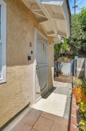 The Blue Gem - BRAND NEW ! Отели рядом с достопримечательностью «Библиотека Уэст-Ковина»