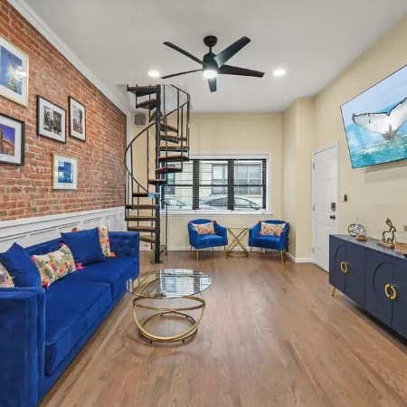 NEW 3BR/2Bath, 5 Beds, 10 Min to NYC-Sleeps 7 Отели рядом с достопримечательностью «Washington St»