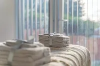 Home for Contractor/Families close to Birmingham City Centre & Attractions & M5 Hotels in Oldbury