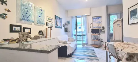 Bilo Fronte Mare Pietra Ligure Отели в г. Пьетра-Лигуре