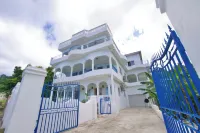 Charming 3-bedroom house in enchanting Fairy Hill with WiFi, AC Hotels in 