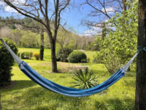 Havana - B&B in a 5000 M2 estate at the foot of the Colorado mountains リュストルのホテル