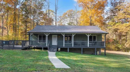 Vintage 50's & 60's theme Country Home on Wooded Acres near Franklin, Tennessee