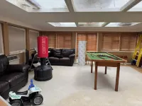 Spacious 4BR house close to Gatwick Airport.