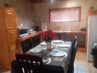 Fatties and Monies Guesthouse Hotel di Ehlanzeni