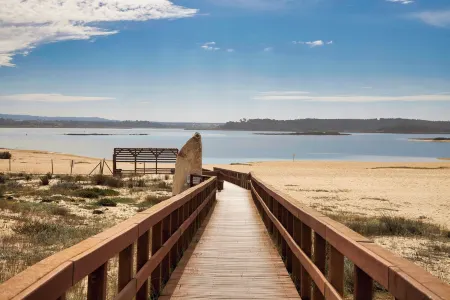 Discover a paradise: stunning beaches, golf courses and historic sites