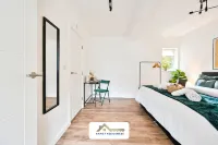 The Green Suite - Modern 1-Bed Flat - 20% Off for Early Guests 랭컵 웰 주변 호텔