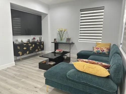 Bedroom and bathroom in a quiet townhouse. Hotels in Sylmar