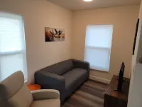 Charming 2-bedroom cottage with AC, Washer/Dryer, and WiFi in Seadrift Hotels in Seadrift