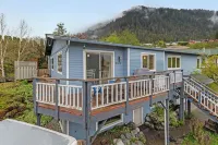 Big beautiful house with lots of room and amazing mountain and ocean views!!!