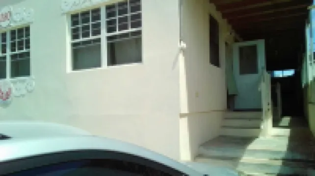 One Bedroom apartment in Warrens quiet location