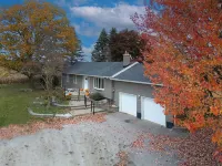 Country Caledon Charm your private oasis, your home away from home.