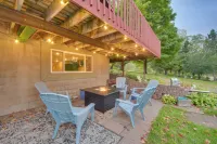 Hermantown Home w/ Decks, Grill & Hot Tub! - โฮมสเตย์