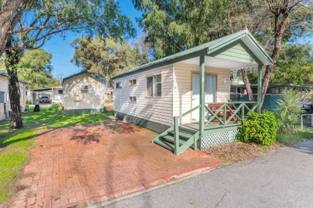 Rockingham Holiday Village Отели в г. Рокингем