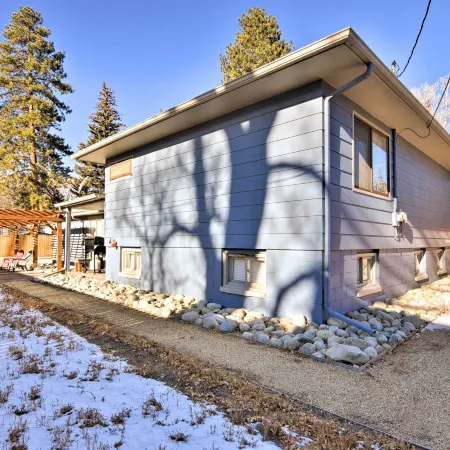 Downtown Buena Vista Cabin w/ Patio & Grill!