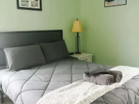 Blue Heron Cottage with Game Room, Deck and Hot Tub! Hotels in Hocking County