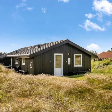 "Suleika" - 900m from the Sea