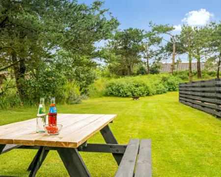 "Pia" - 250m to the Fjord Hotels in Hurup