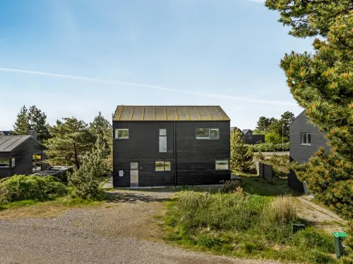 "Hunding" - 2.5km from the sea