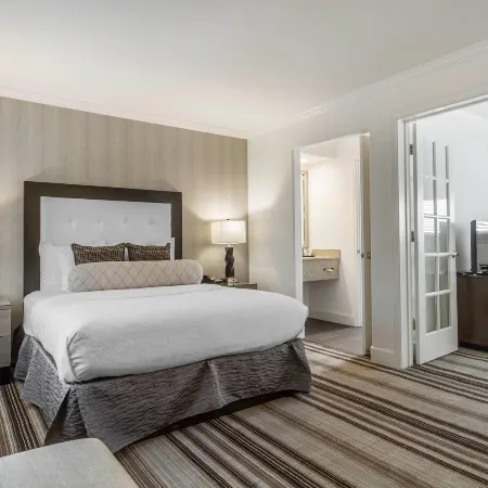 Inn Off Capitol Park, Ascend Hotel Collection Отели рядом с достопримечательностью «Капитол Парк»