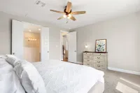 Dakota Cottage - Stay for 10