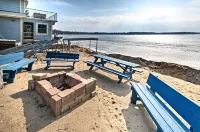 Fabulous Lake House near Lake Geneva, 1.5 hours from Chicago!!