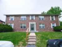 Sunny SparkingClean King bed Apt- CreveCoeurPark