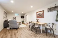 Bright and Cheery, Private Basement Apartment!