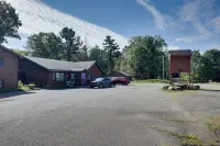 Snowmobile & Enjoy Eagle River! Southside Lodge