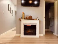 HOT TUB & New Stylish Saratoga County Efficiency