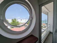 Brand-new, comfortable Vanilla beachfront