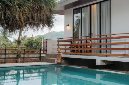 Yoki's Bungalows Отели рядом с достопримечательностью «Pantai Selong Belanak»