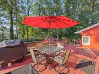 Dog Friendly with Fully Fenced Half Acre Yard, Prime Location, and in-Law Suite! Hotels in Springfield