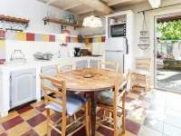 Cottage in Oppède with Poolside Bliss Hotels in Oppède
