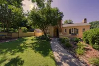 Italian Villa Next to Gathering Place with Pool